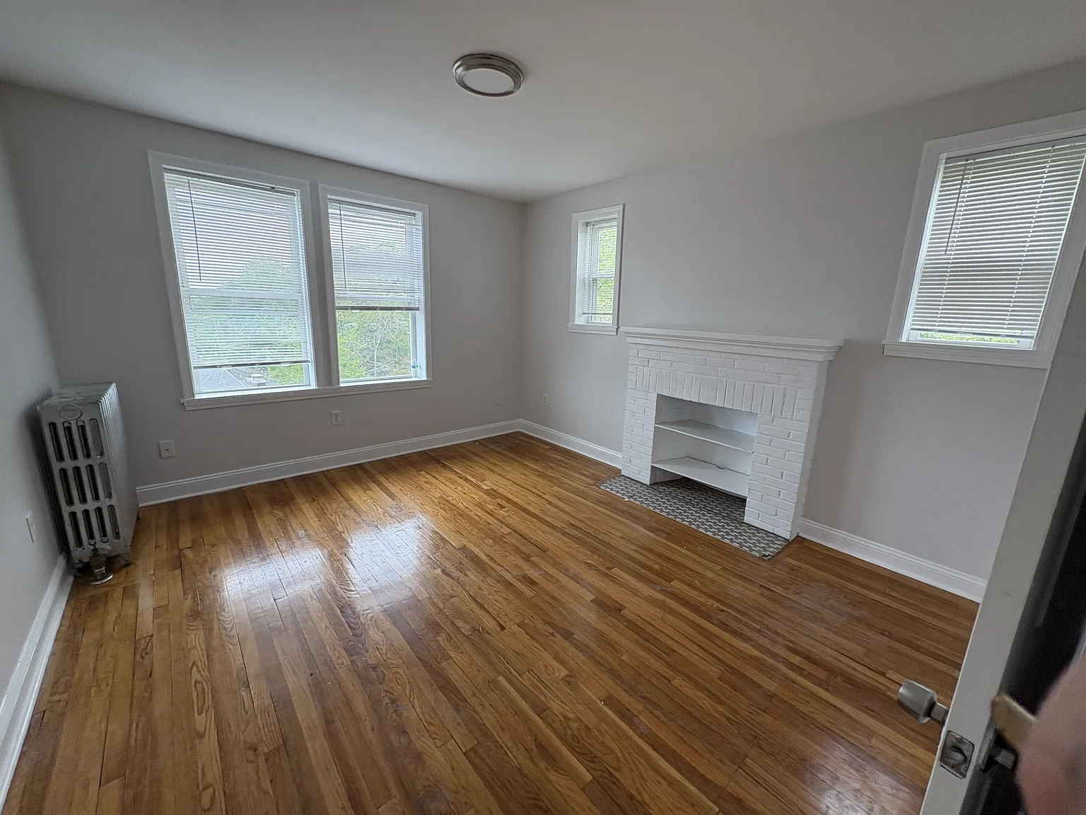 2 webster — Photo 1