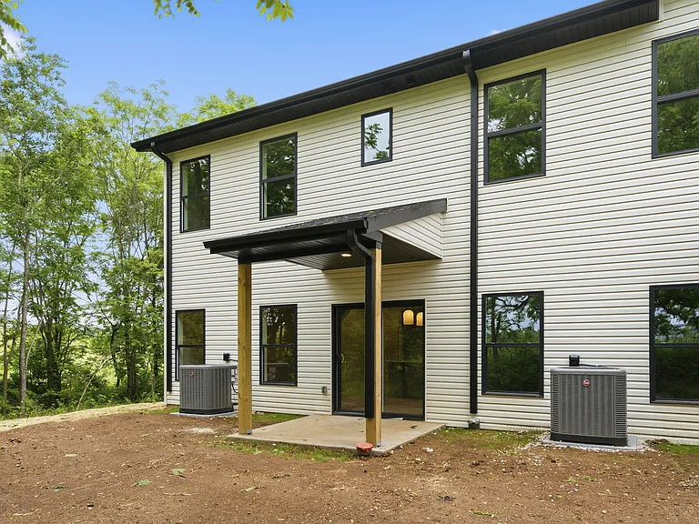 2175 W Parkview Ave — Photo 31