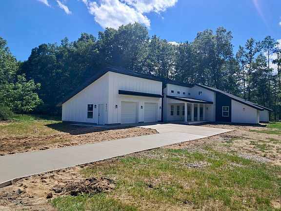 5th image of 8411 Peninsula Dr W