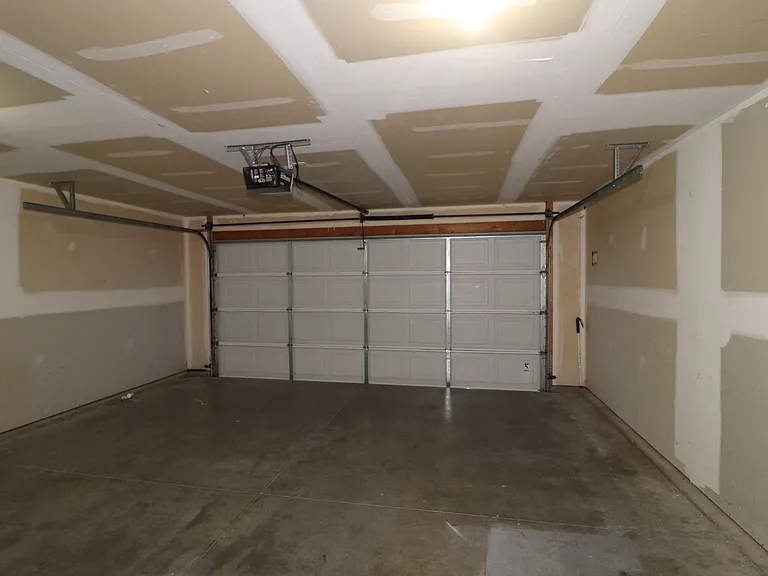 1607 Clover Dr — Photo 20