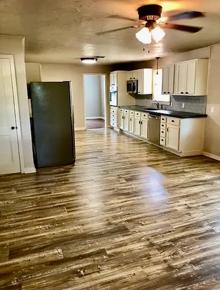 2 bed, 1326 sqft, $1,400 — Photo 4