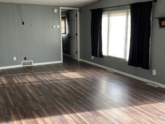 4th image of 63 Kay Dr