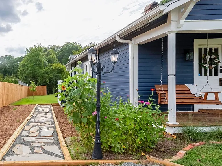 3309 Spector St — Photo 2