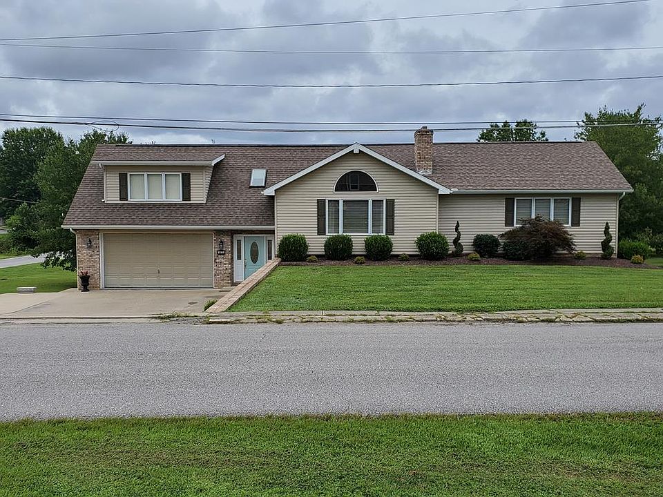 1st image of 1075 Meadowbrook Ln