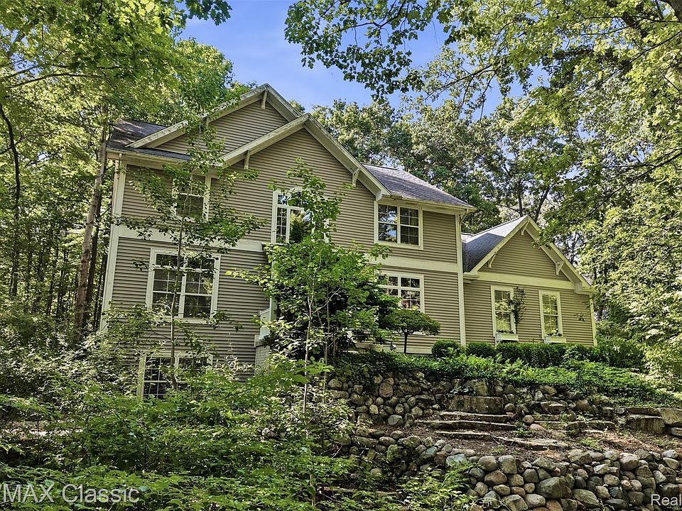 1st image of 6303 Ridge Hollow Ln