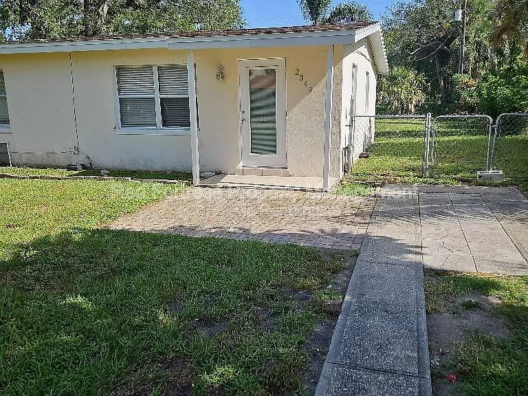 2349 South St — Photo 2