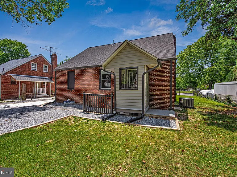 3704 Hamilton St — Photo 39
