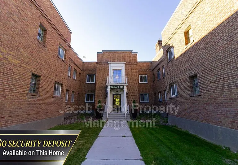 676 Memorial Dr #102 — Photo 1