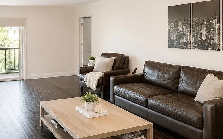 612 S Barrington Ave #310 — Photo 1