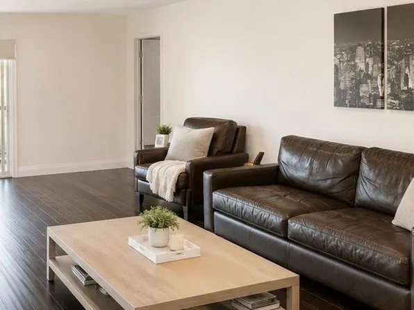 612 S Barrington Ave APT 310, Los Angeles, CA 90049