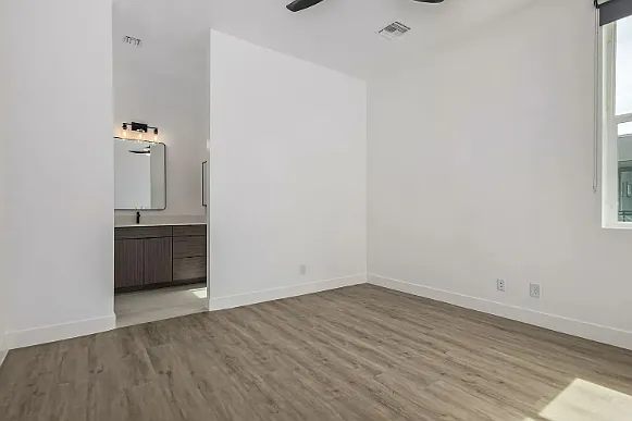 Arcadia 24 — Photo 93