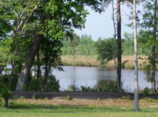 102 Kings Harbor Dr, Holly Ridge, NC 28445