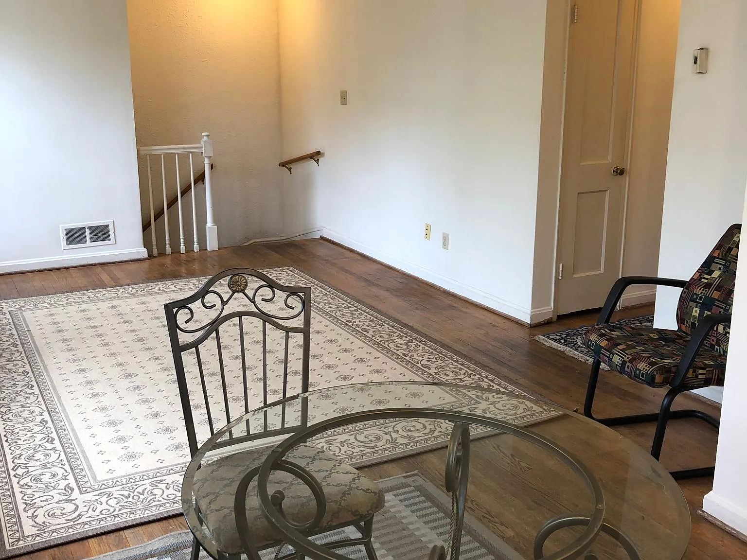 2 bed, 700 sqft, $1,395 — Photo 2