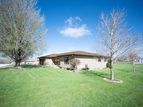 301 7th St SW, West Bend, IA 50597