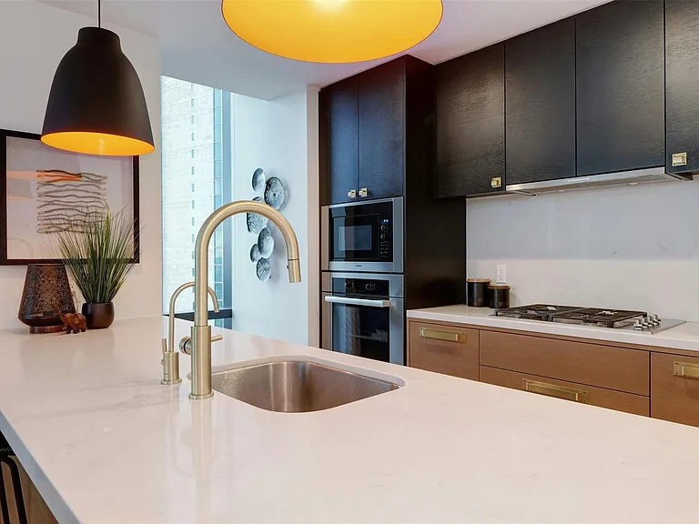 70 Rainey St #1807 — Photo 10