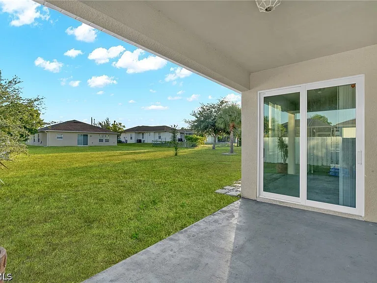 1133 SW Trafalgar Pkwy — Photo 15