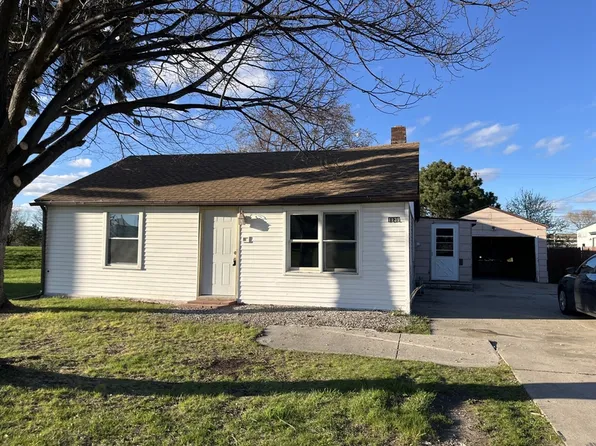 1139 Perrot St, Green Bay, WI 54302