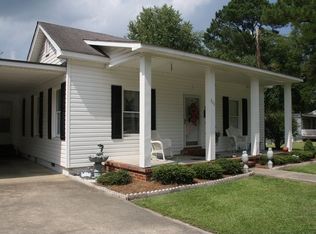 220 W 3rd Ave, Chadbourn, NC 28431