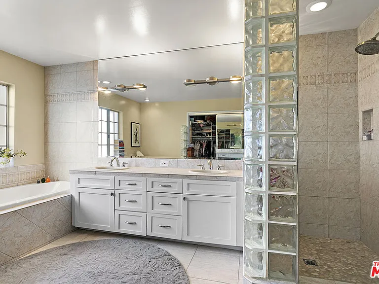 5176 Don Pio Dr — Photo 18