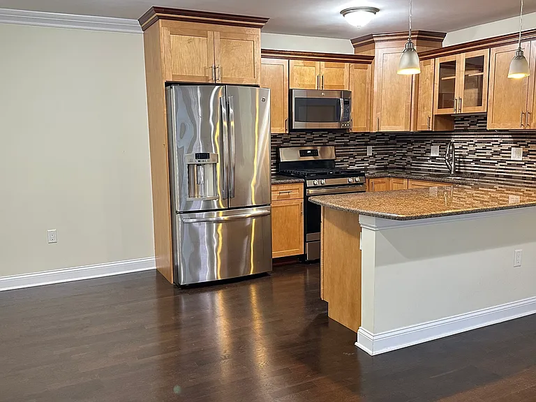 39 Fayette St #102 — Photo 7
