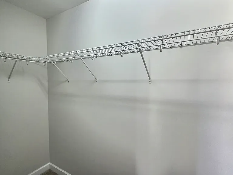 144 N Hines St — Photo 38