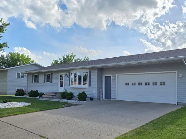 923 7th Ave NW, Valley City, ND 58072