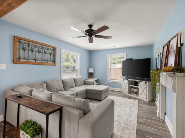 516 E Ross St, Waxahachie, TX 75165