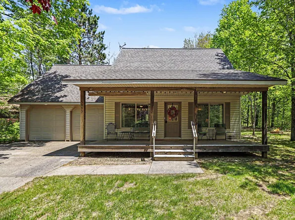 5455 Pinevalley Dr, Elmira, MI 49730
