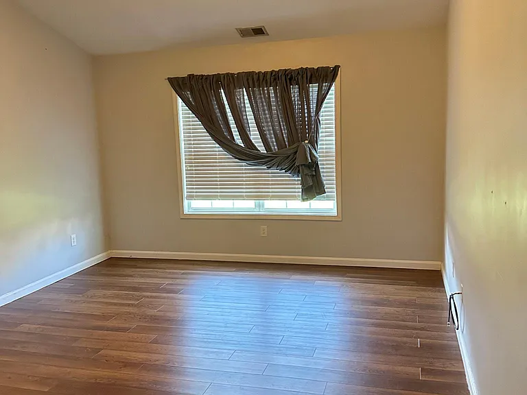 10913 Symington Cir — Photo 19