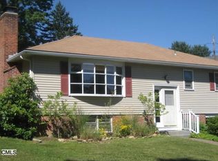 8 Pleasant View Dr, New Preston Marble Dale, CT 06777