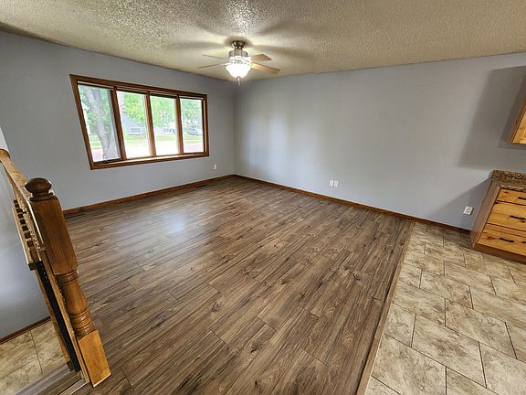5th image of 1521 E Hanson Ave
