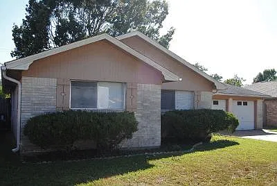 2817 Fairfield Avenue - 1 — Photo 2