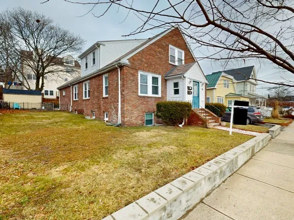 70 Shirley St, Winthrop, MA 02152