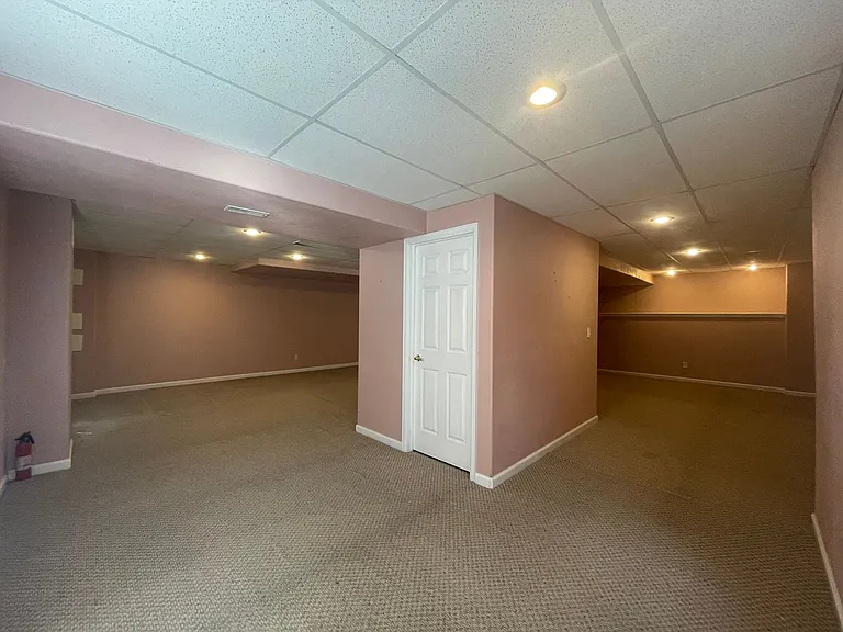 1009 Topaz St — Photo 16