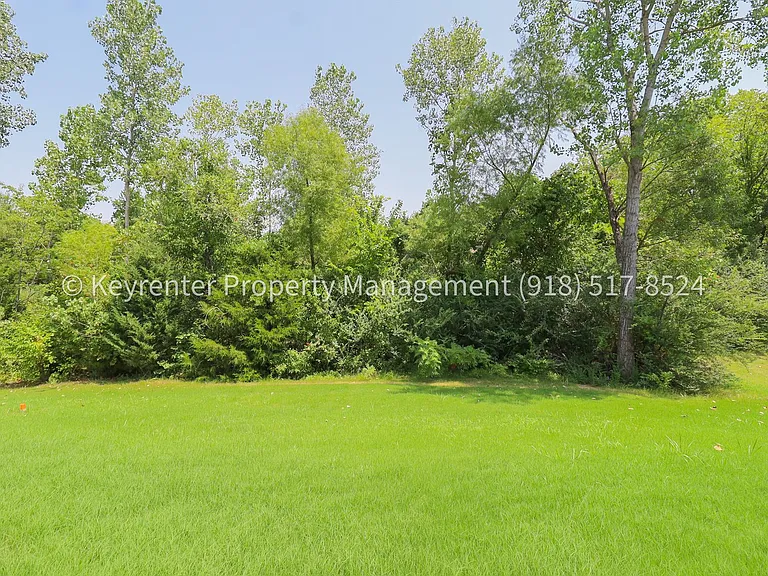 3313 N 23rd West Ave — Photo 7