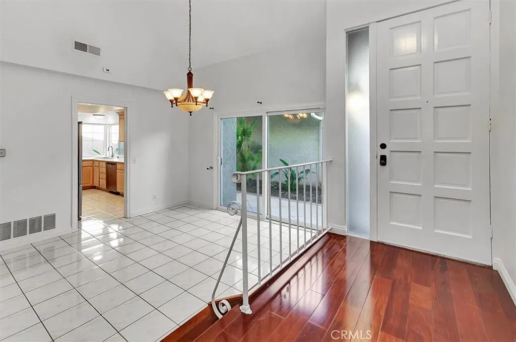 3 bed, 2.5 bath, 1793 sqft, $5,800 — Photo 4