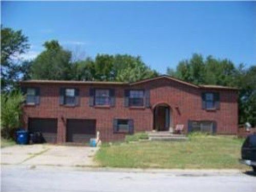 1st image of 303 NW Leanne Ln
