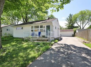 2211 Edgevale Rd, Columbus, OH 43221