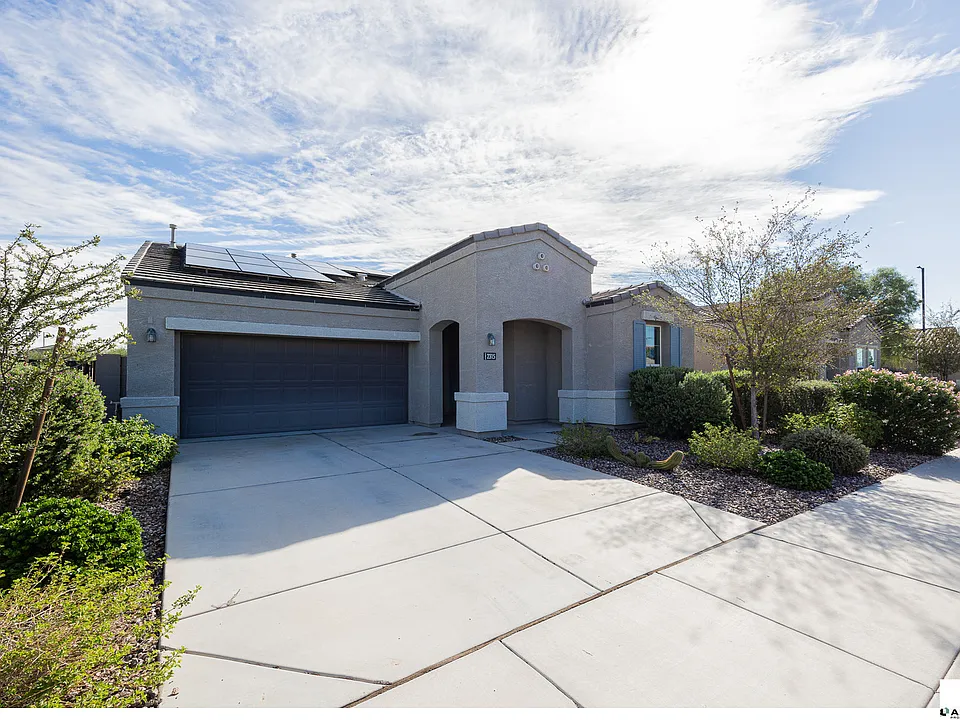 2315 N Camden Dr