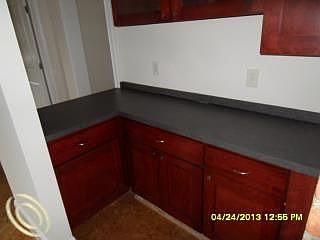 4th image of 287 Euclid Ave