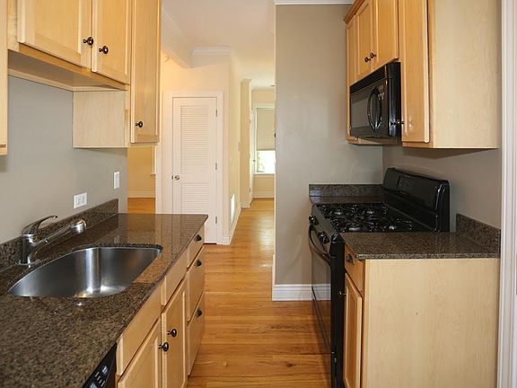 2nd image of 1216 W Waveland Ave #K201