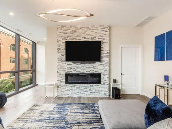 250 Spring St Unit 424, Columbus, OH 43215