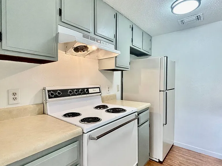 Chestnut Place Apartments — Photo 44