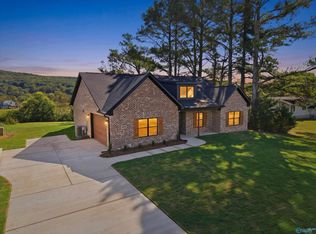 2179 County Lake Rd, Gurley, AL 35748