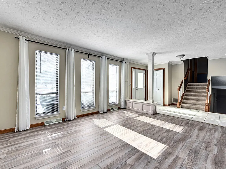 13286 Boston Rd — Photo 2