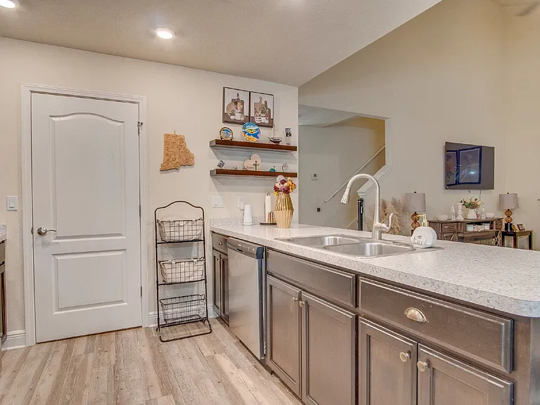 8824 Smiley Ct — Photo 6