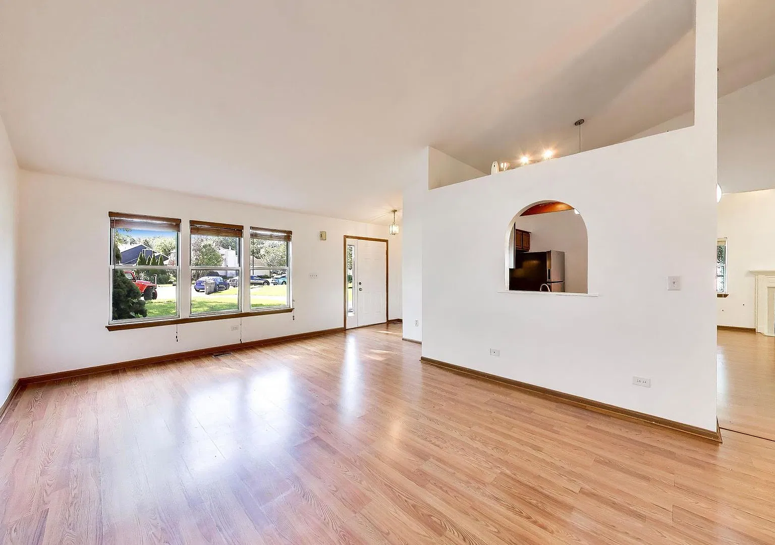 2 bed, 1.5 bath, 1276 sqft, $2,500 — Photo 4