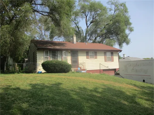 6518 N 40th St, Omaha, NE 68112