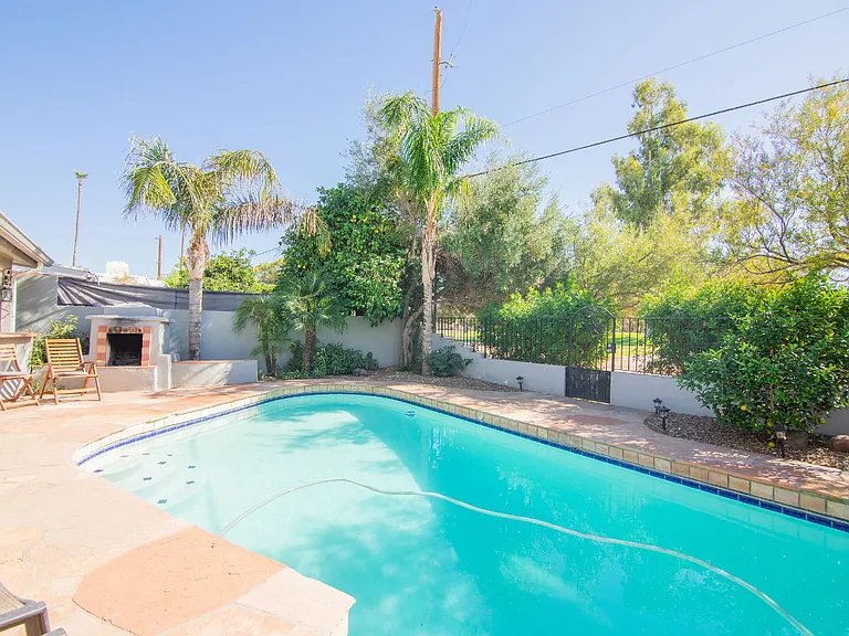 2065 E Cairo Dr — Photo 4