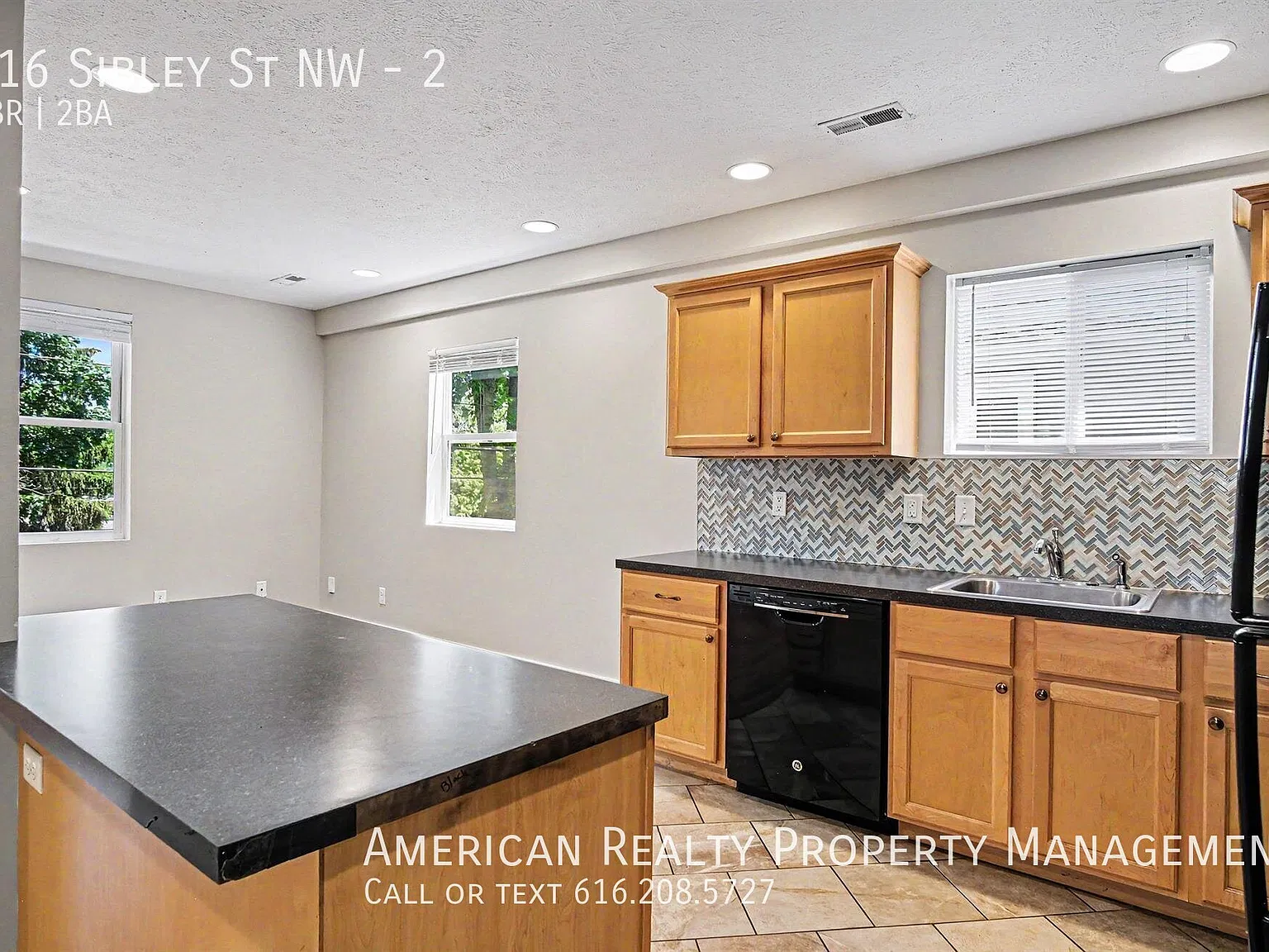 4 bed, 1200 sqft, $2,500 — Photo 4